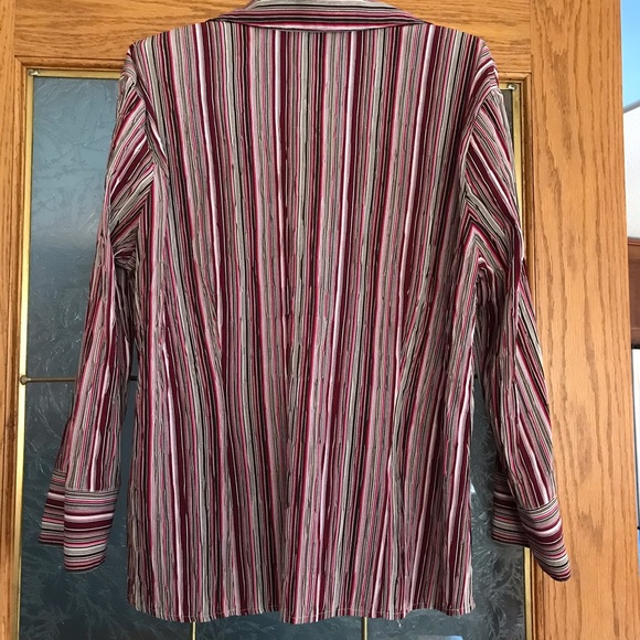 3/4 Sleeve Button Down Blouse-Laura ⭐️SALE3/$20⭐️ - Picture 2 of 3